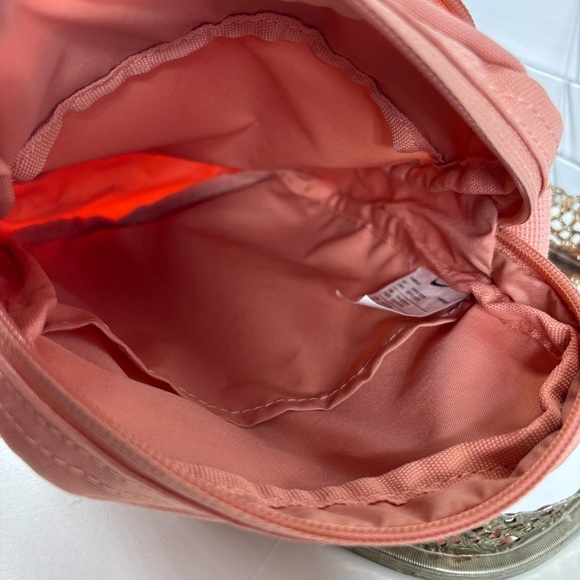 Nike Bag Heritage Crossbody Pink Zip Closure Adjustable Removable Strap Travel - Picture 9 of 10